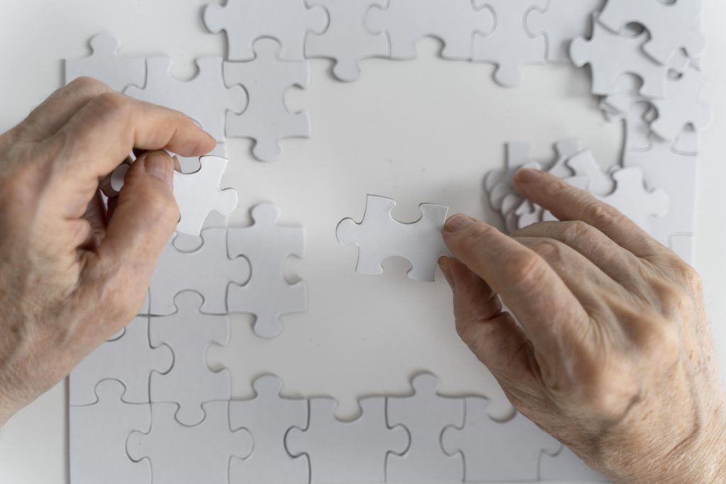 Zbiór dobrych praktyk na rzecz wsparcia osób żyjących z chorobą Alzheimera i ich rodzin